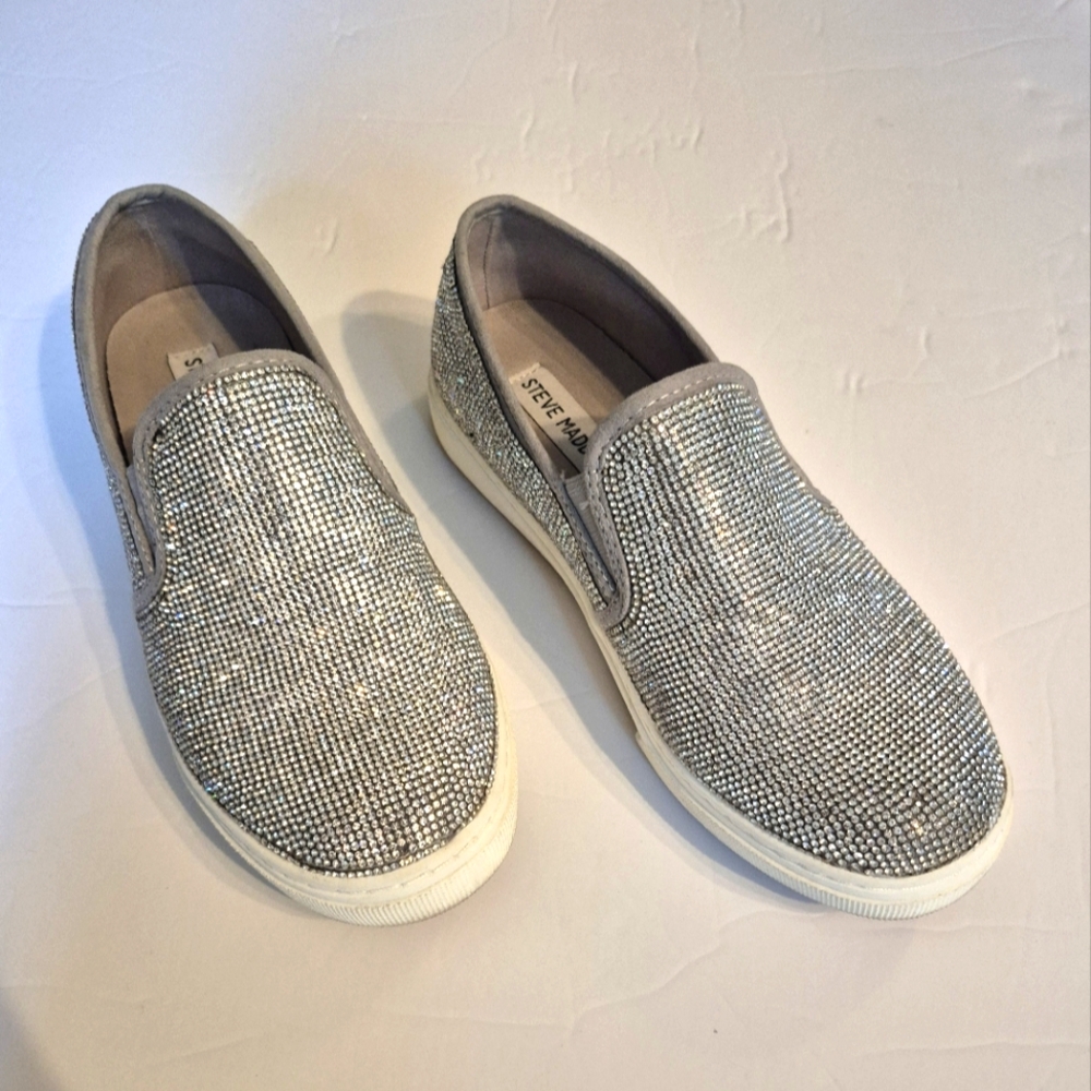 STEVE MADDEN 6.5 Rhinestone Slip On Sneakers
